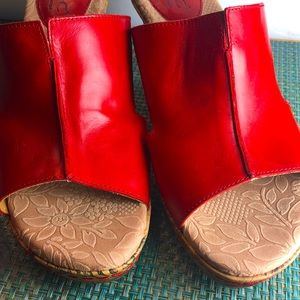 B.O.C BORN Intense Red leather floral sandals. Size 9